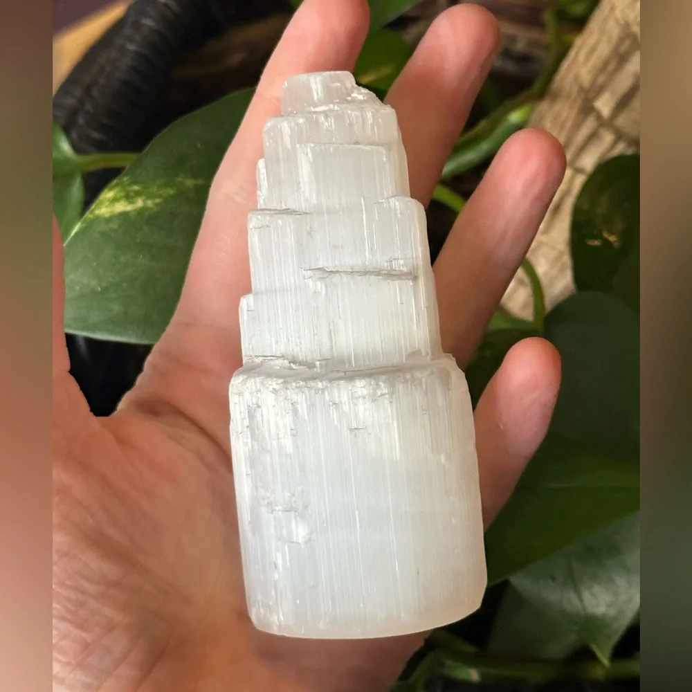 Selenite Tower - Picture 3 of 4